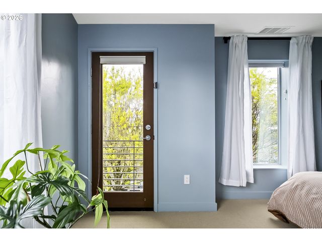 4442 Se STARK St, Portland, OR 97215