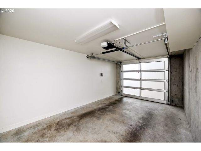 4442 Se STARK St, Portland, OR 97215