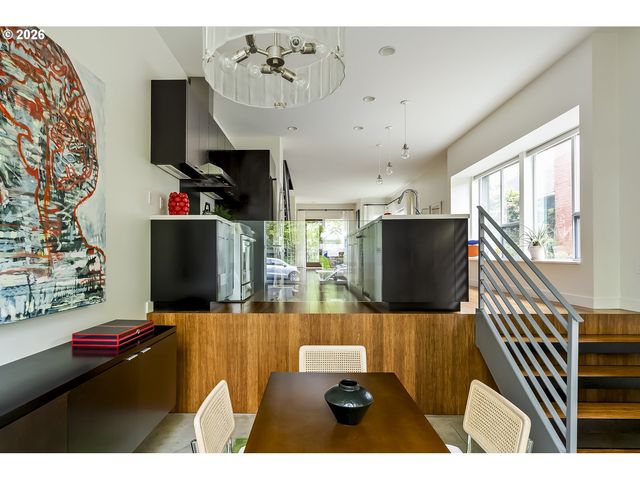 4442 Se STARK St, Portland, OR 97215