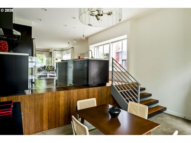 4442 Se STARK St, Portland, OR 97215