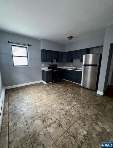 296 Stuyvesant A, Lyndhurst, NJ 07071