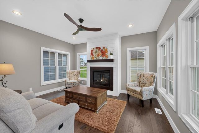 6653 Morning Dew Lane, Sun Prairie, WI 53590