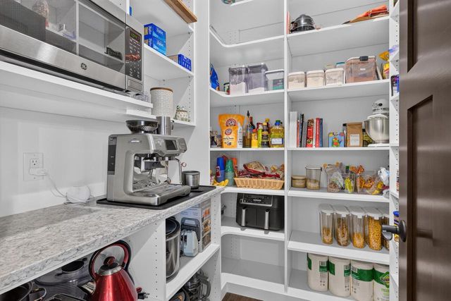 6653 Morning Dew Lane, Sun Prairie, WI 53590