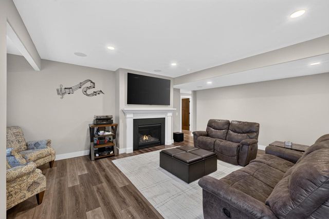 6653 Morning Dew Lane, Sun Prairie, WI 53590