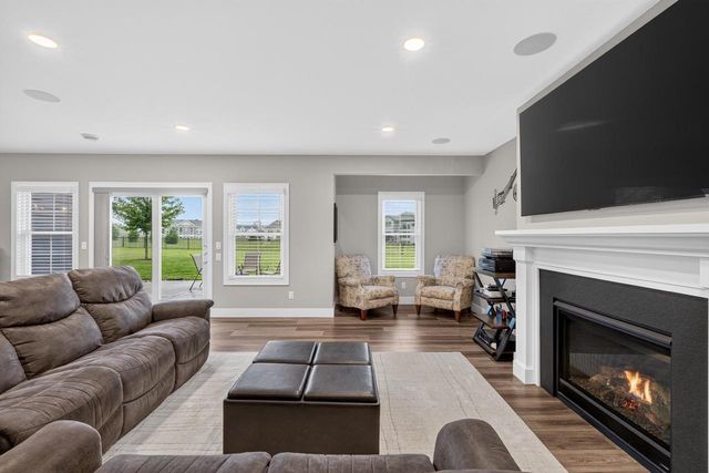 6653 Morning Dew Lane, Sun Prairie, WI 53590