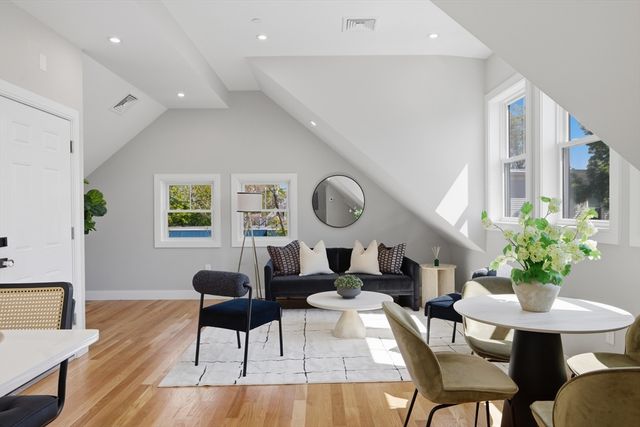 174 Walnut Street 3, Somerville, MA 02145