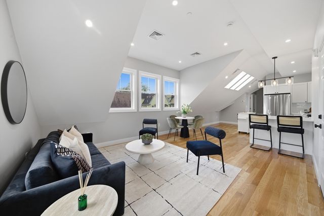 174 Walnut Street 3, Somerville, MA 02145