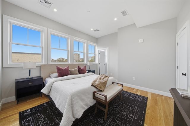 174 Walnut Street 3, Somerville, MA 02145