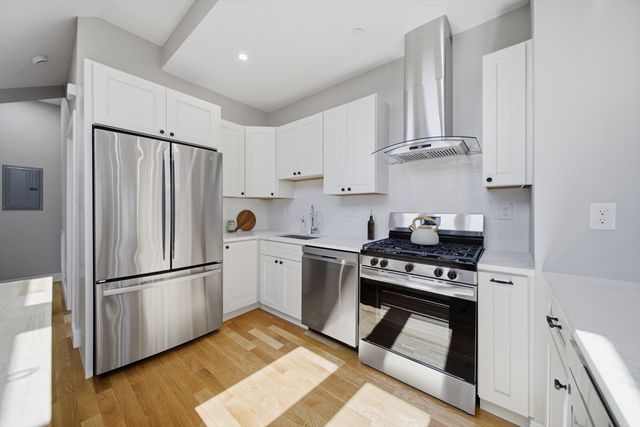 174 Walnut Street 3, Somerville, MA 02145