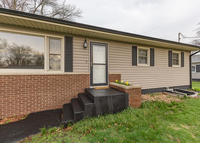 1109 14th Avenue, Orion, IL 61273