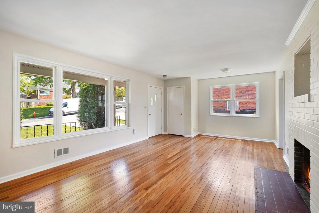 Image 13 of property listing at 1615 PARHAM PL, Silver Spring, MD 20903