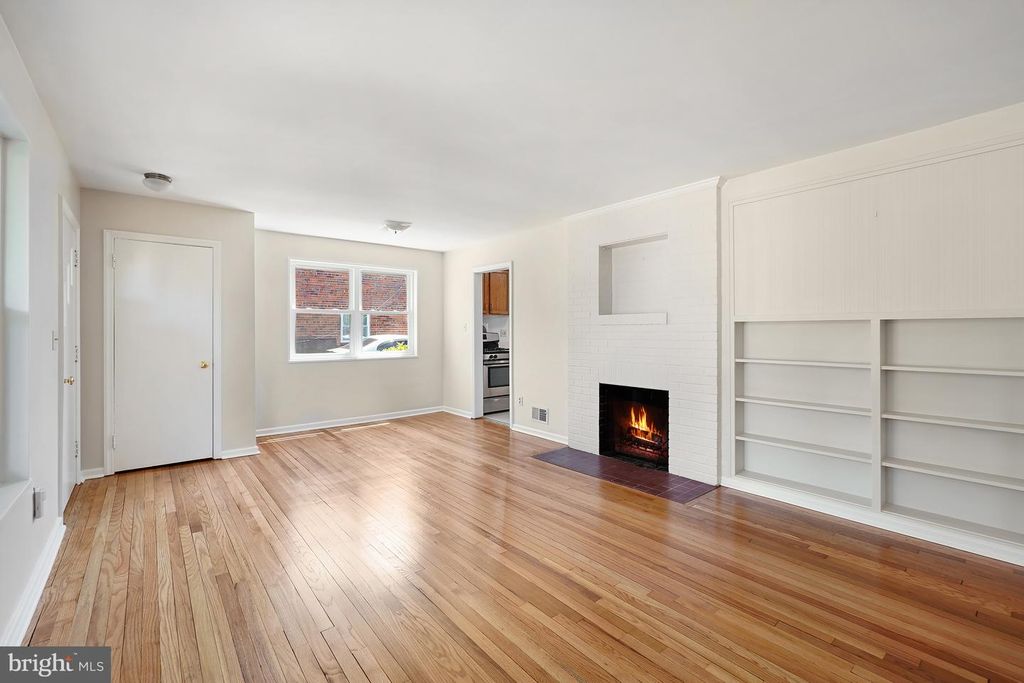 Image 14 of property listing at 1615 PARHAM PL, Silver Spring, MD 20903