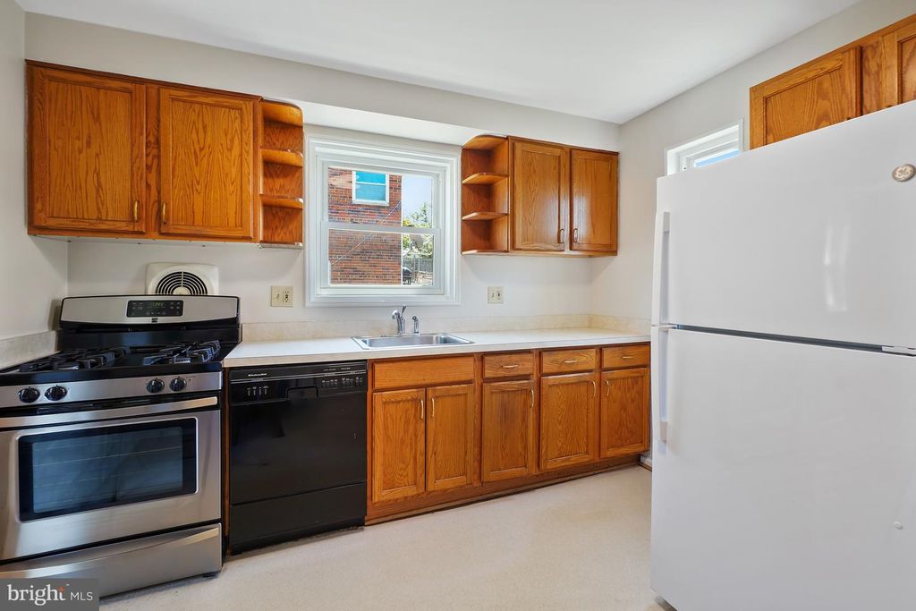 Image 18 of property listing at 1615 PARHAM PL, Silver Spring, MD 20903