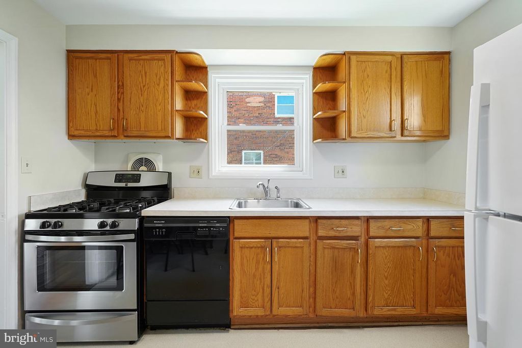 Image 20 of property listing at 1615 PARHAM PL, Silver Spring, MD 20903