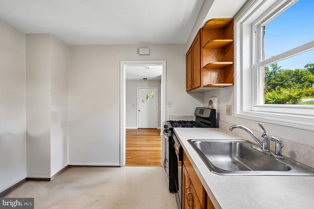 Image 21 of property listing at 1615 PARHAM PL, Silver Spring, MD 20903