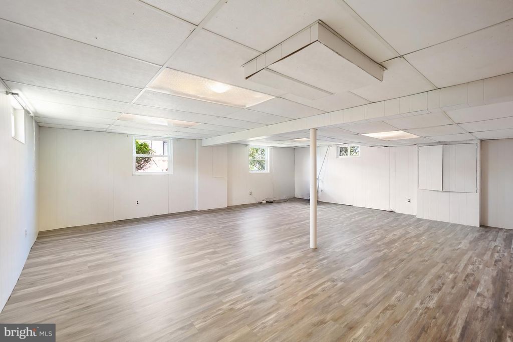 Image 37 of property listing at 1615 PARHAM PL, Silver Spring, MD 20903