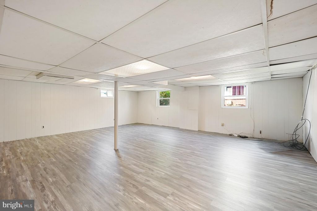 Image 42 of property listing at 1615 PARHAM PL, Silver Spring, MD 20903