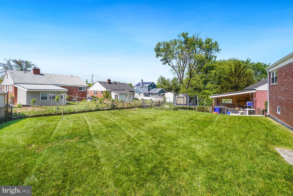Image 43 of property listing at 1615 PARHAM PL, Silver Spring, MD 20903