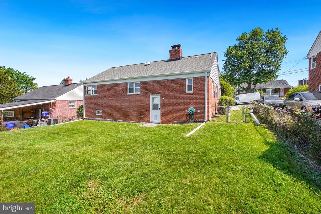 Image 44 of property listing at 1615 PARHAM PL, Silver Spring, MD 20903
