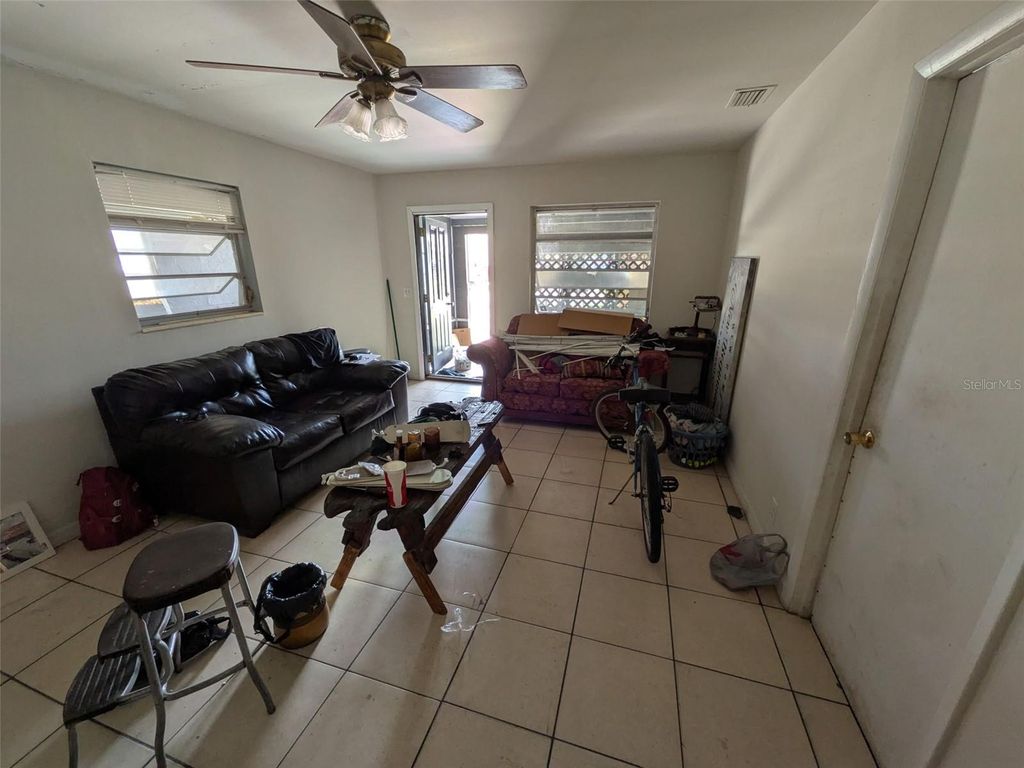 Image 2 of property listing at 14 S GLENWOOD AVENUE AVENUE, Avon Park, FL 33825