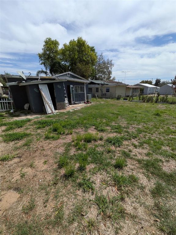 Image 7 of property listing at 14 S GLENWOOD AVENUE AVENUE, Avon Park, FL 33825