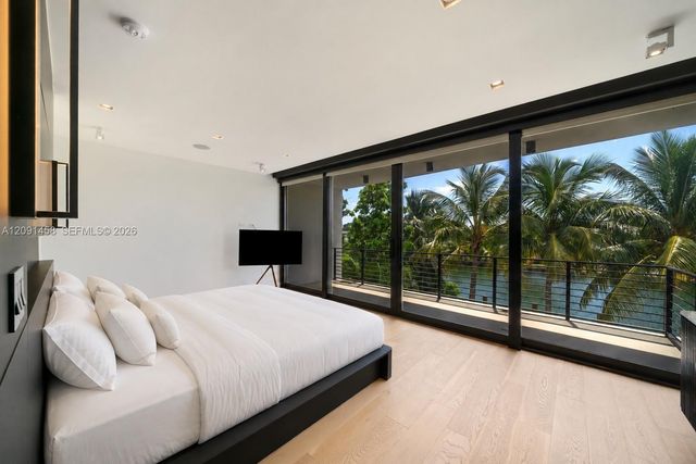 770 S Shore Drive, Miami Beach, FL 33141