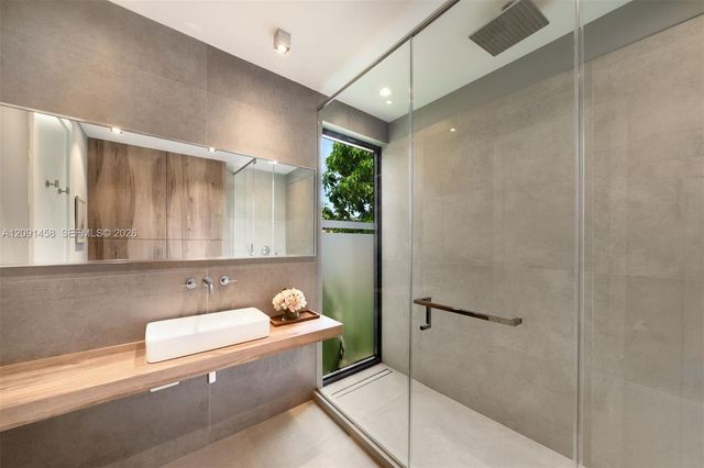 770 S Shore Drive, Miami Beach, FL 33141