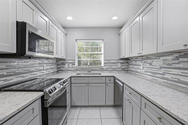 11908 NW 164TH TERRACE, Alachua, FL 32615