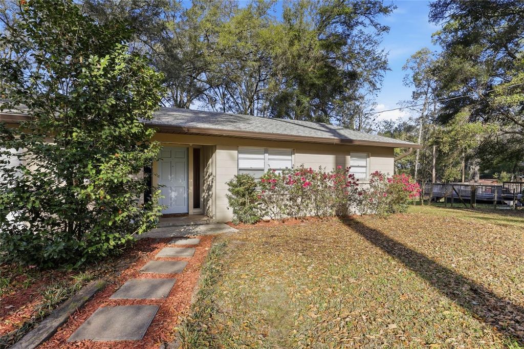 Image 2 of property listing at 11908 NW 164TH TERRACE, Alachua, FL 32615