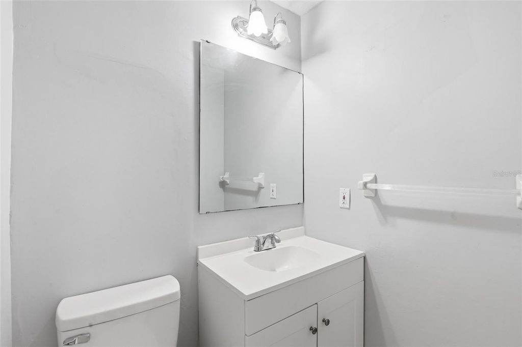 Image 18 of property listing at 11908 NW 164TH TERRACE, Alachua, FL 32615