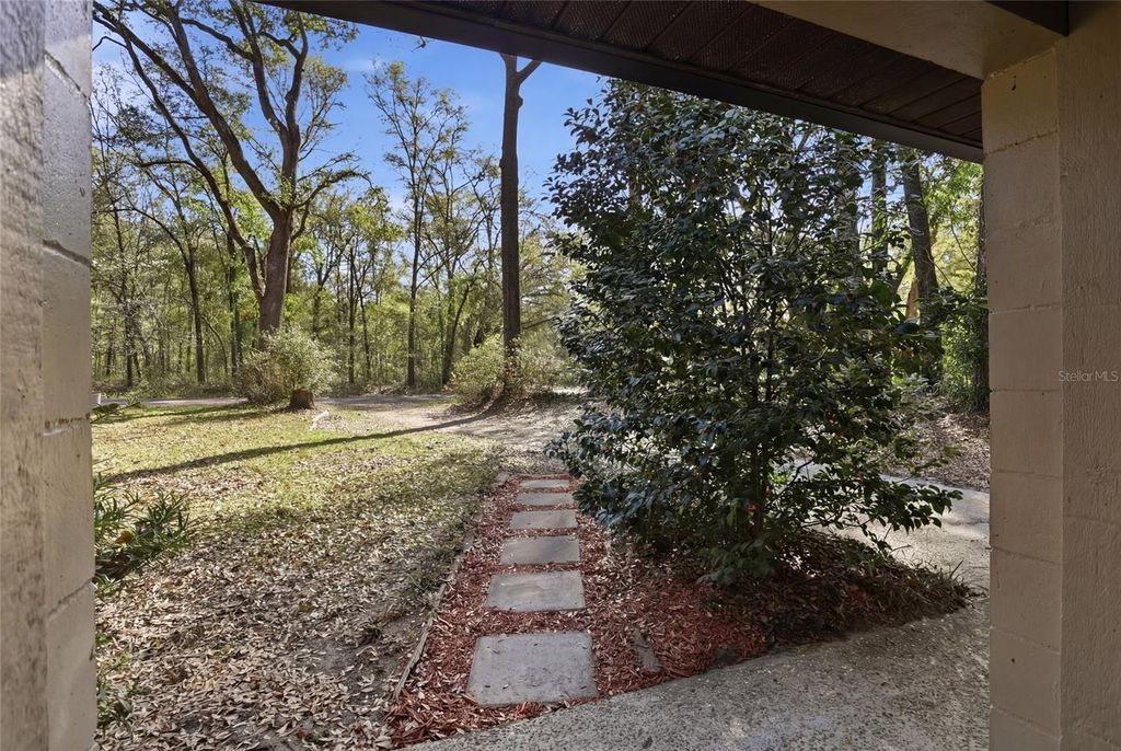 Image 3 of property listing at 11908 NW 164TH TERRACE, Alachua, FL 32615