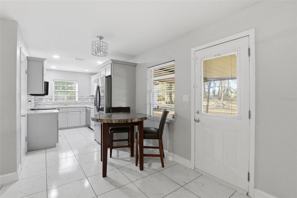 Image 6 of property listing at 11908 NW 164TH TERRACE, Alachua, FL 32615