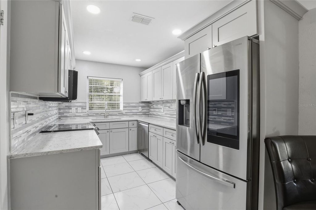 Image 7 of property listing at 11908 NW 164TH TERRACE, Alachua, FL 32615