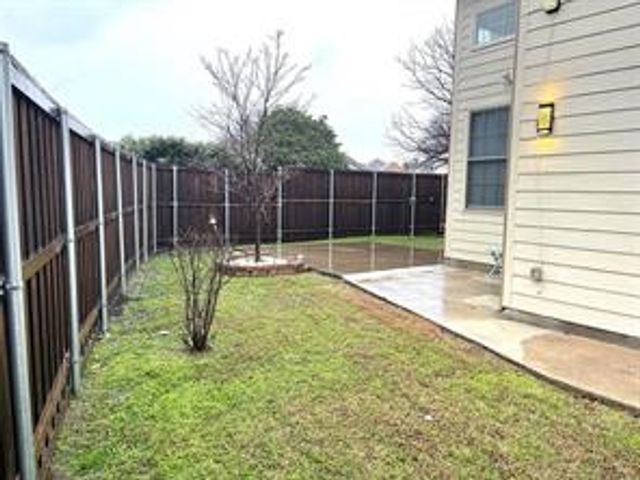 1214 Broken Arrow Trail, Carrollton, TX 75007