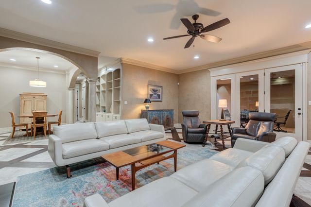 9 Tuscan Villas Circle, Lubbock, TX 79423