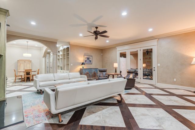 9 Tuscan Villas Circle, Lubbock, TX 79423
