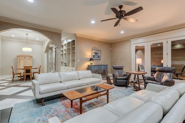 9 Tuscan Villas Circle, Lubbock, TX 79423