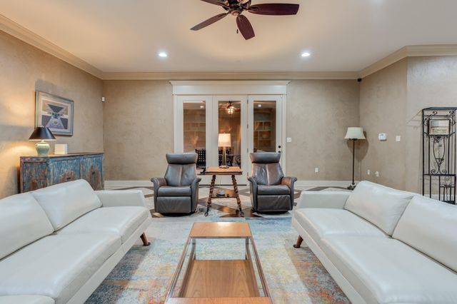 9 Tuscan Villas Circle, Lubbock, TX 79423