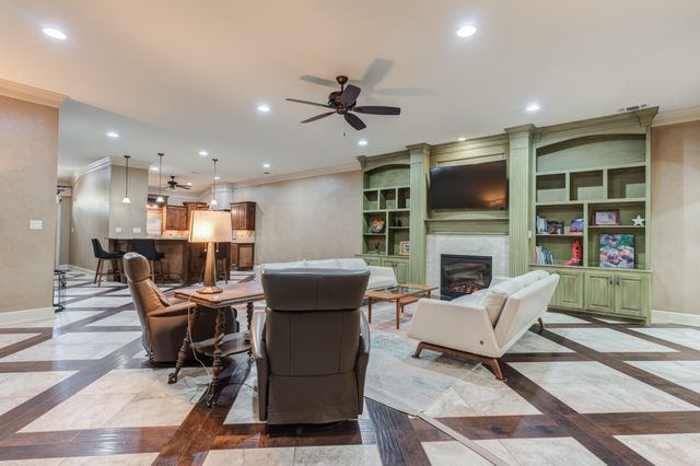 9 Tuscan Villas Circle, Lubbock, TX 79423