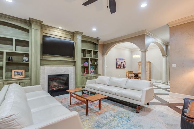 9 Tuscan Villas Circle, Lubbock, TX 79423