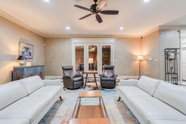 9 Tuscan Villas Circle, Lubbock, TX 79423