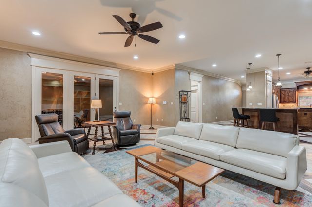 9 Tuscan Villas Circle, Lubbock, TX 79423