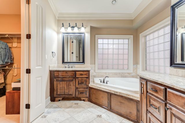 9 Tuscan Villas Circle, Lubbock, TX 79423