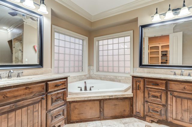 9 Tuscan Villas Circle, Lubbock, TX 79423