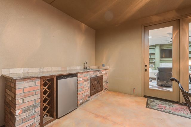 9 Tuscan Villas Circle, Lubbock, TX 79423