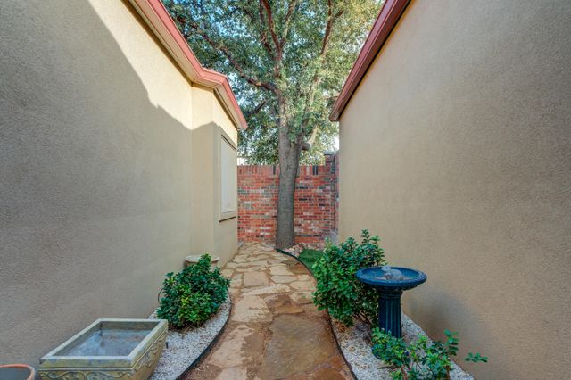 9 Tuscan Villas Circle, Lubbock, TX 79423