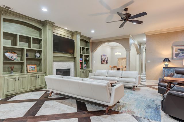 9 Tuscan Villas Circle, Lubbock, TX 79423