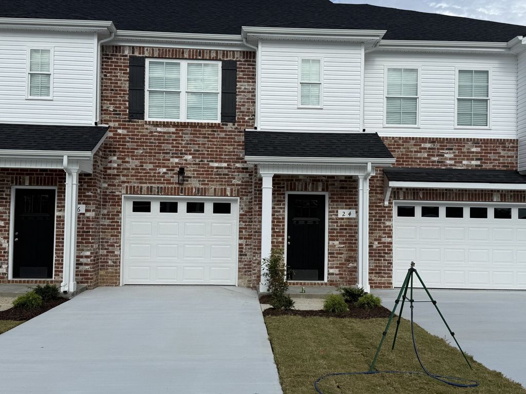28 Hardwood Rd, Tullahoma, TN 37388