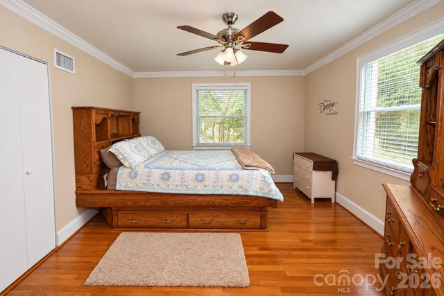 609 1st Avenue N, Conover, NC 28613