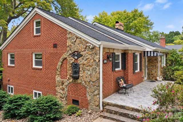 609 1st Avenue N, Conover, NC 28613